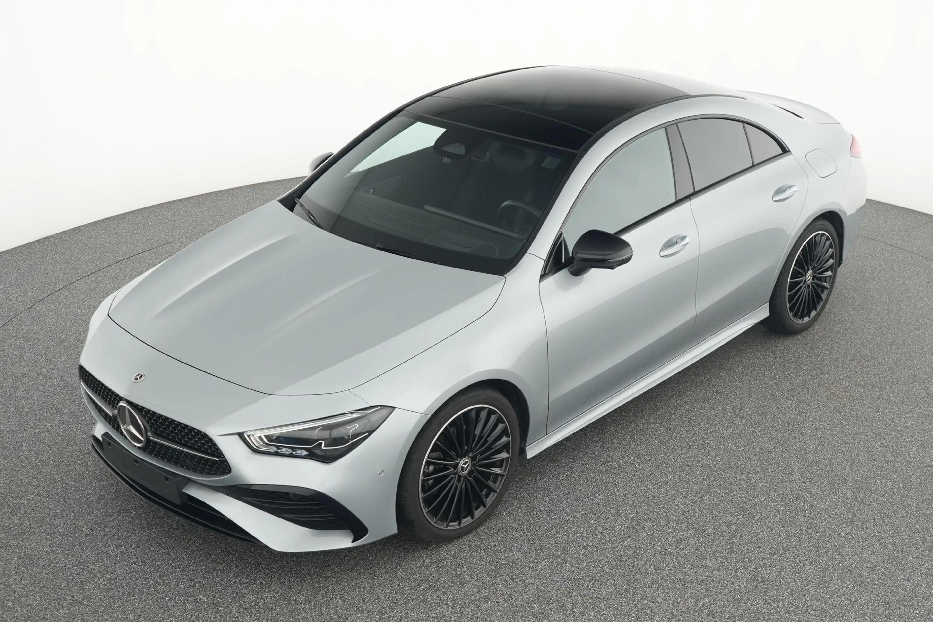 Mercedes-Benz CLA 180 d Coupé AMG Line — photo 12