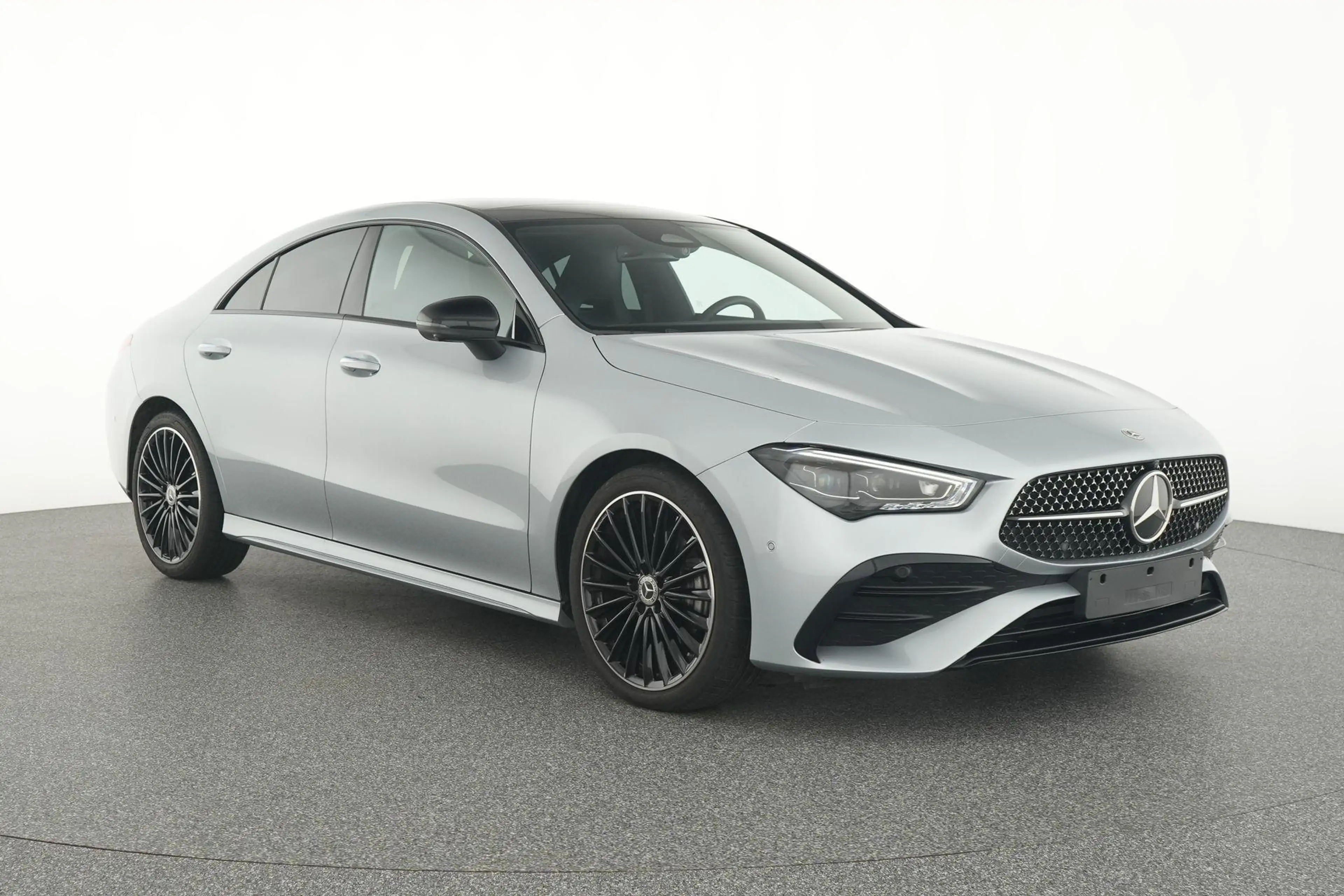 Mercedes-Benz CLA 180 d Coupé AMG Line — photo 3