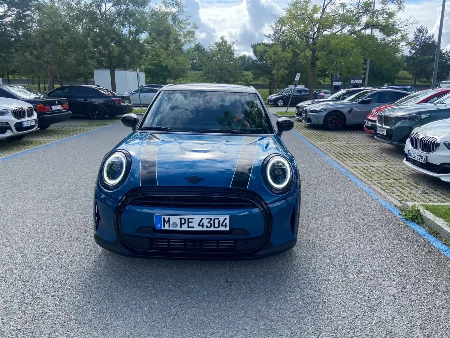 MINI Cooper MINI 5-TÜRER Aut. Classic Trim Blau - 2