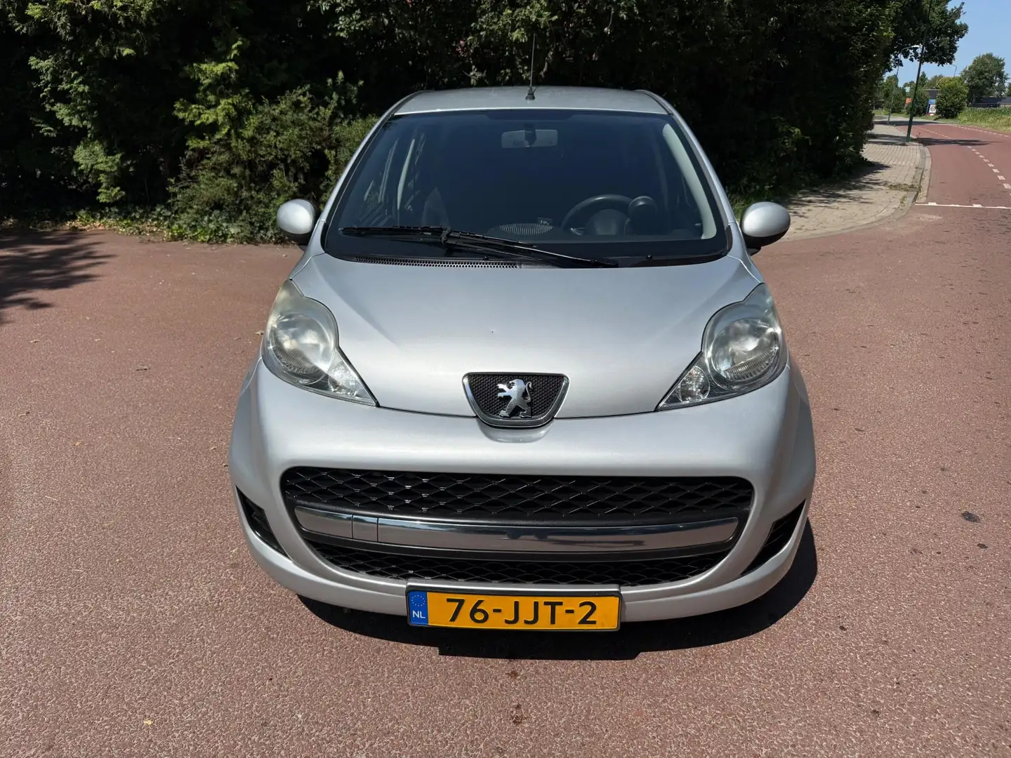 Peugeot 107 1.0-12V Sublime / Airco / NAP / Aux / 5d / Apk Grijs - 2