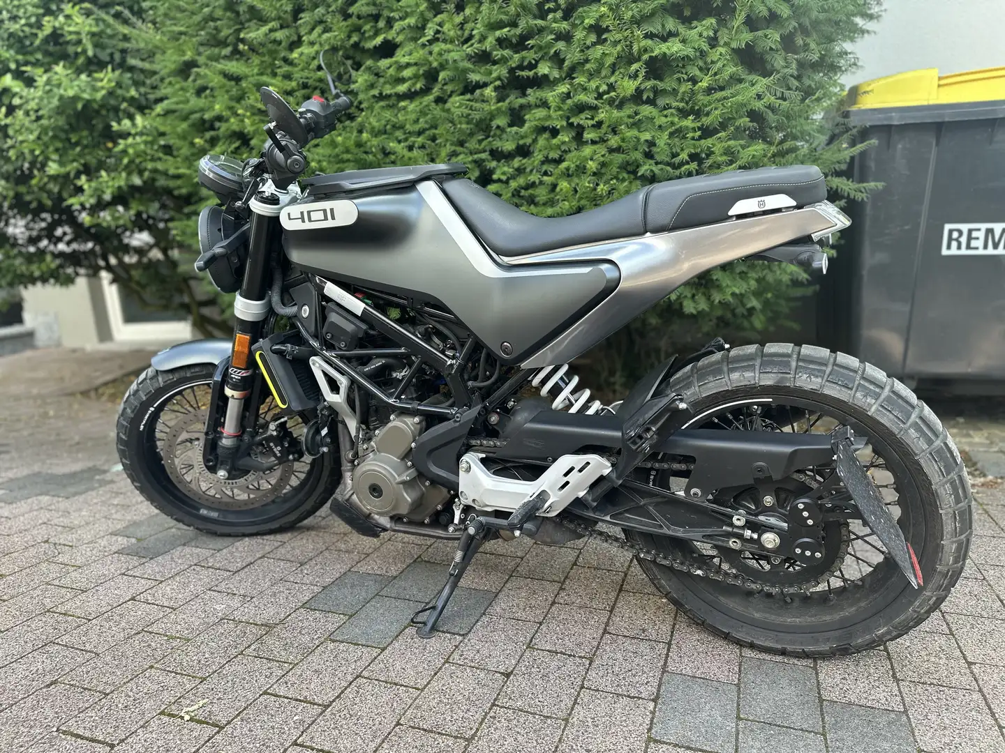 Husqvarna Svartpilen 401 Чорний - 1