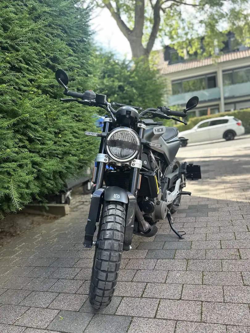 Husqvarna Svartpilen 401 Чорний - 2