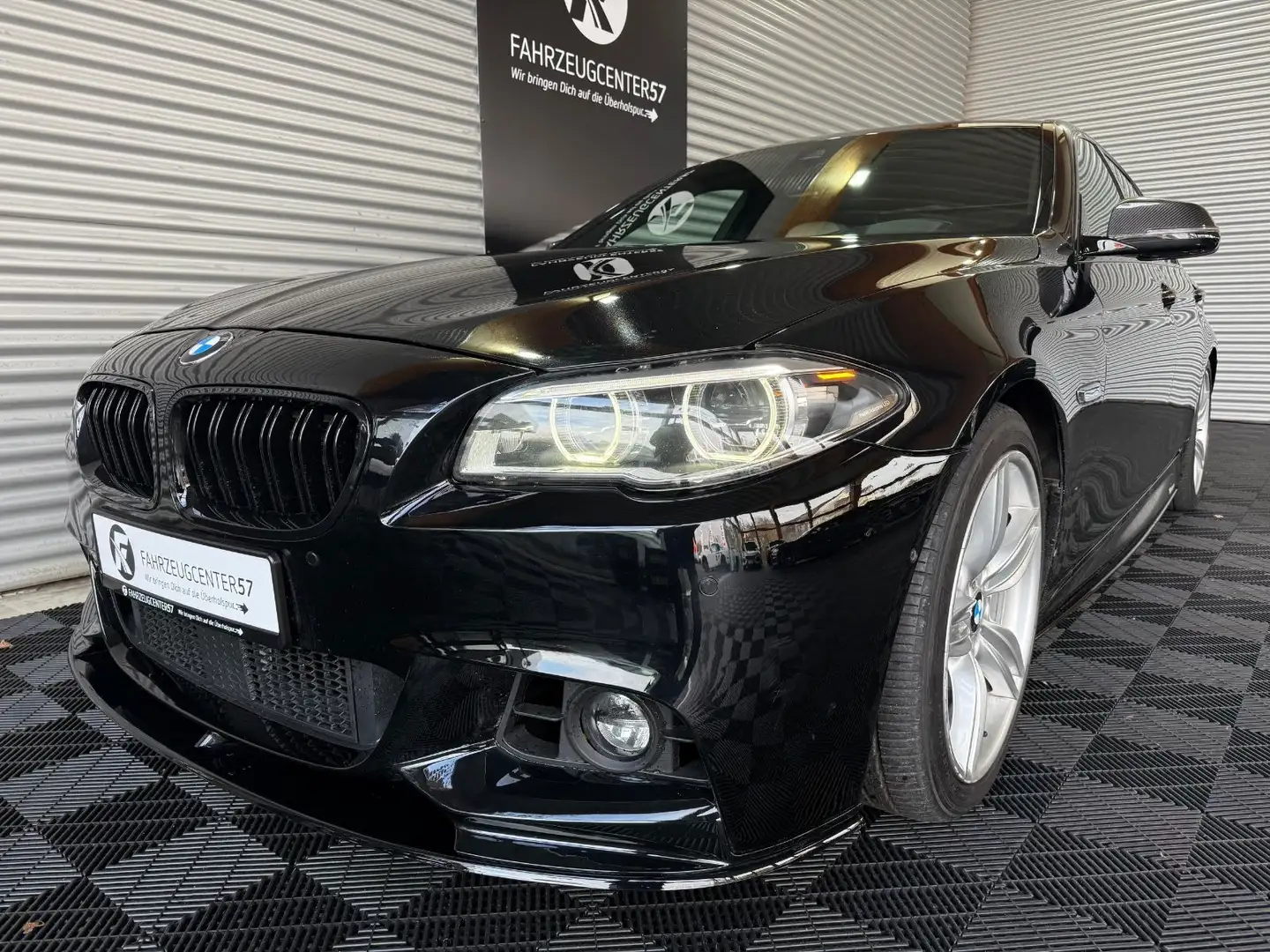 BMW 550 i Luxury Line/360°/LED/SOFTCLOSE/ACC/H&K/HUD Schwarz - 2