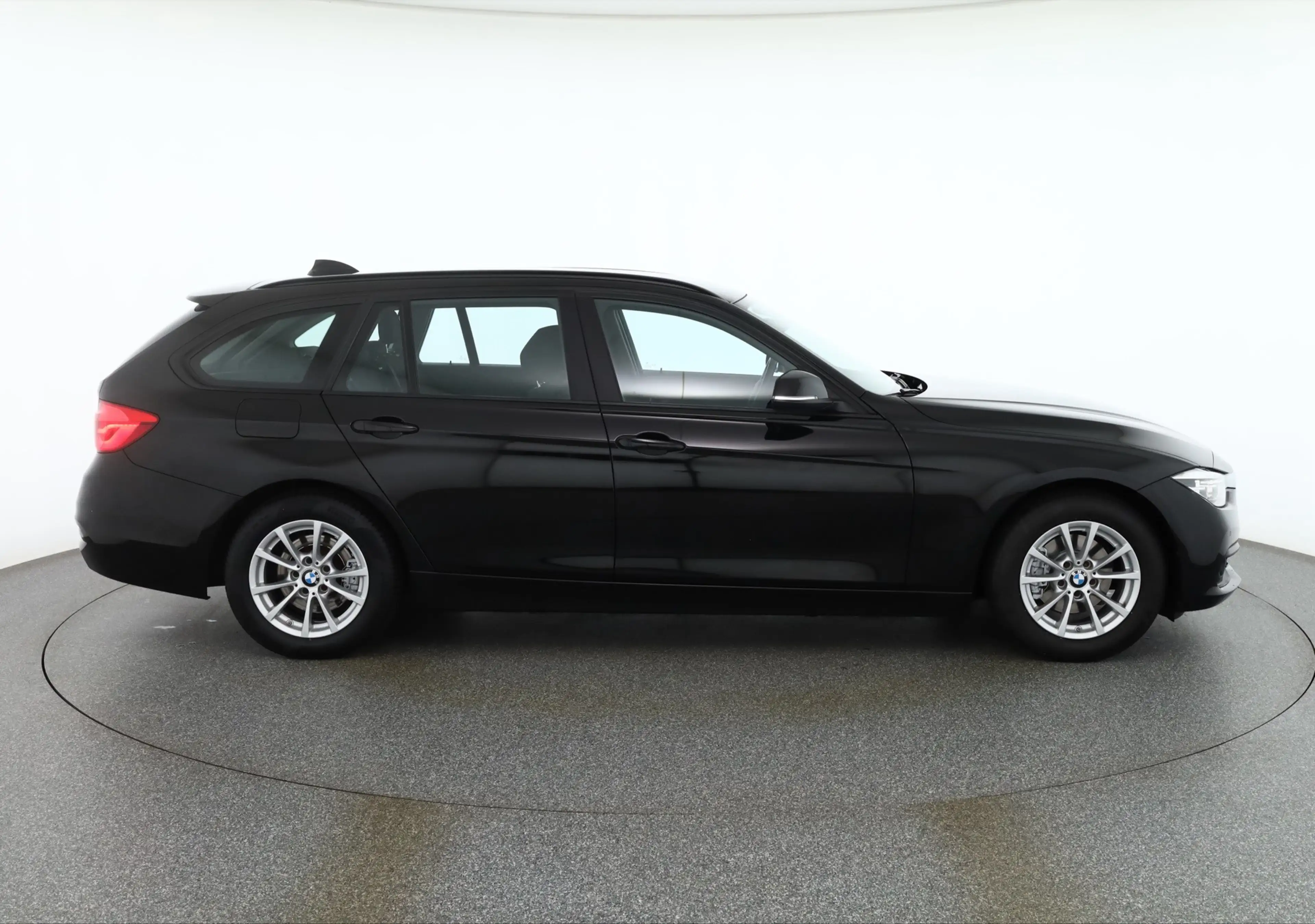 BMW 318 318i Touring Aut. Advantage LED Navi Tempomat — photo 6