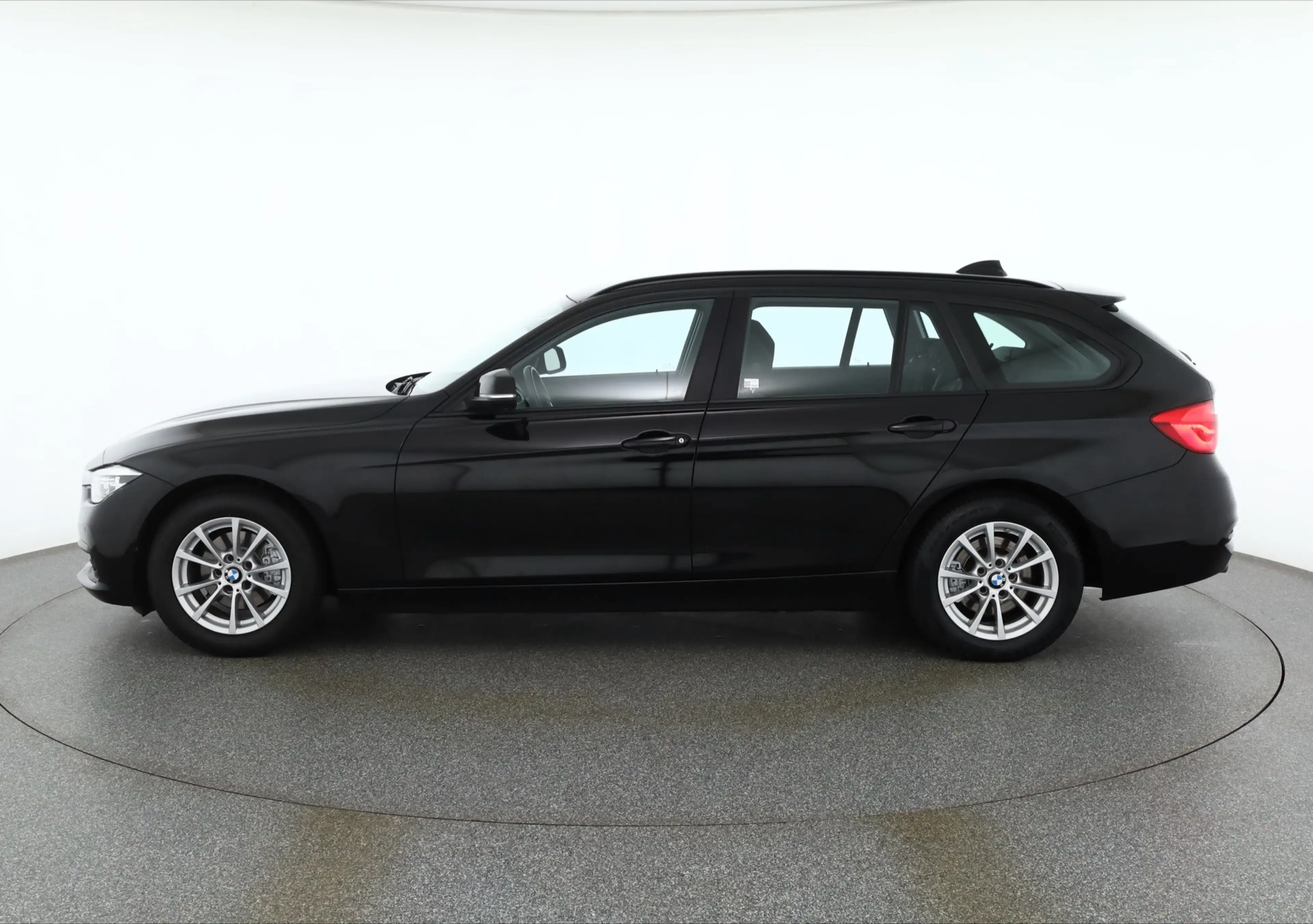 BMW 318 318i Touring Aut. Advantage LED Navi Tempomat — photo 2
