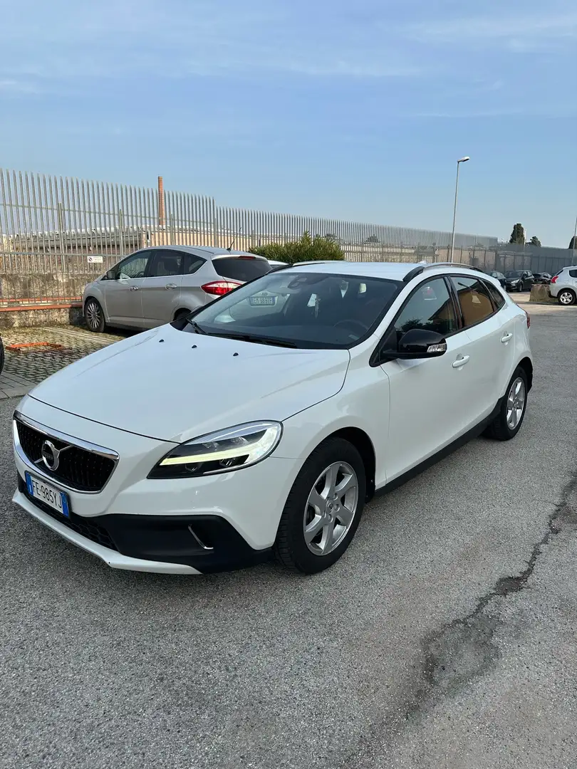 Volvo V40 Cross Country 2.0 d2 Wit - 1
