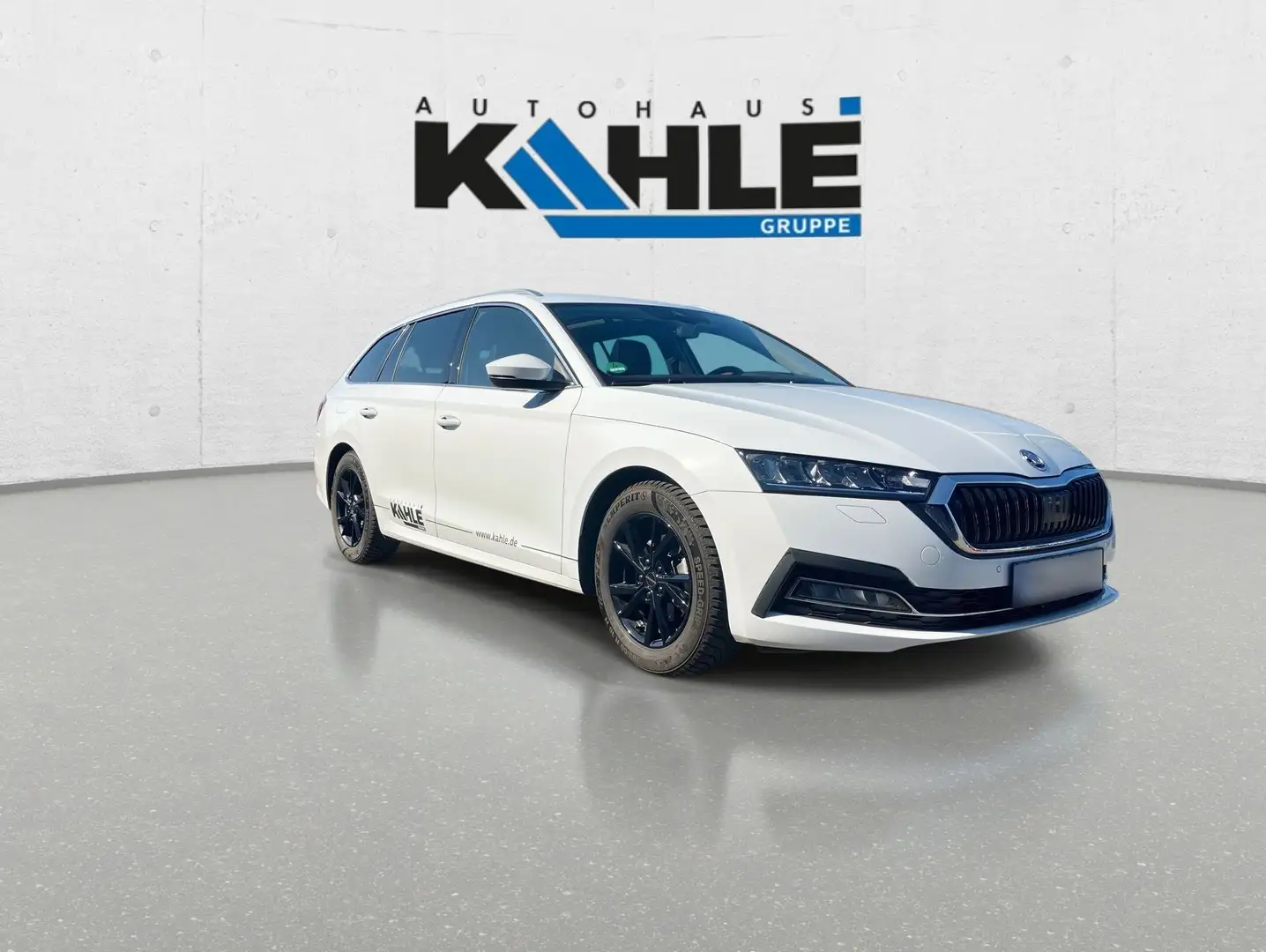 Skoda Octavia Combi 2.0 TDI DSG Style AHK Pano Navi Weiß - 2