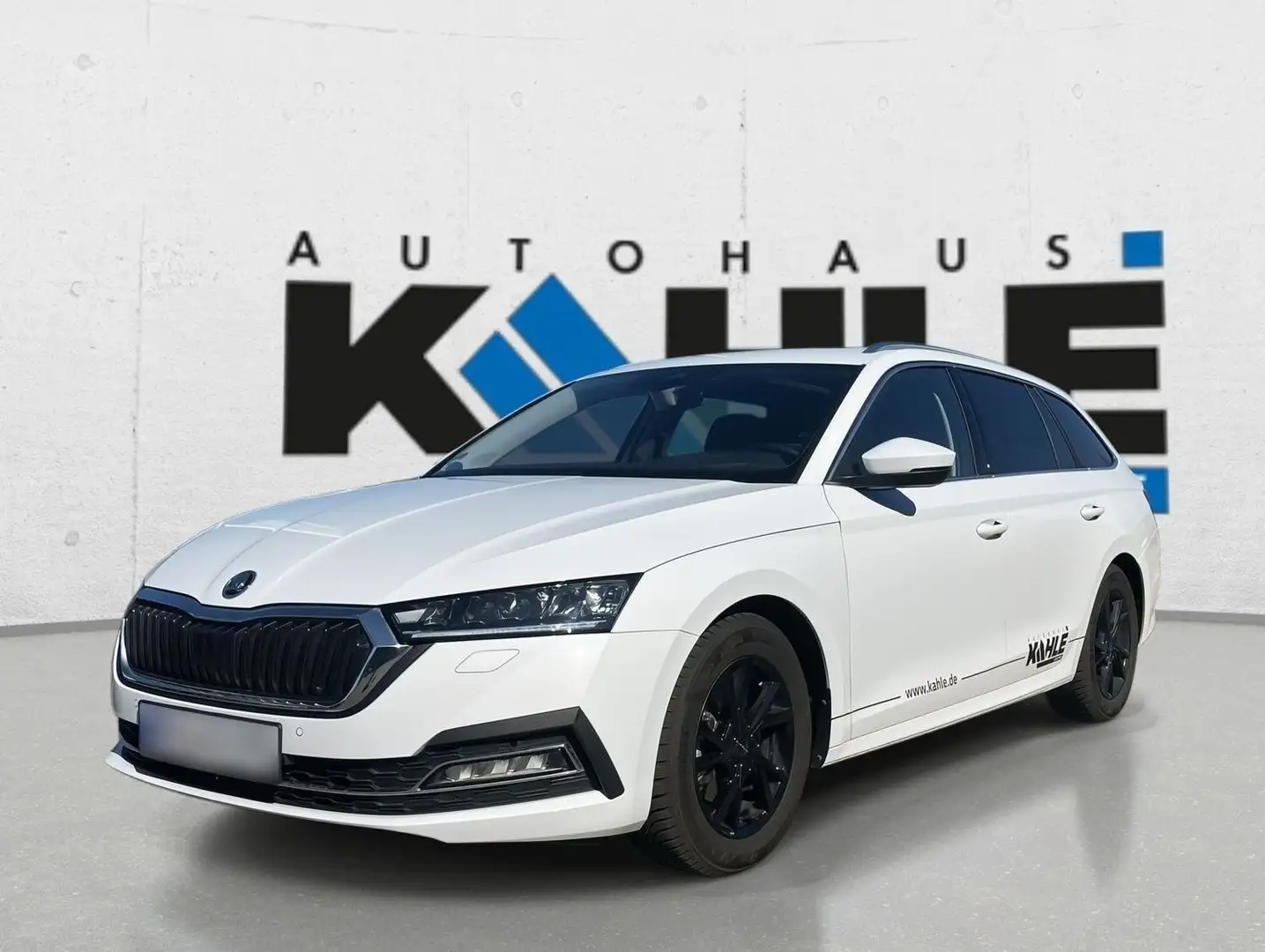 Skoda Octavia Combi 2.0 TDI DSG Style AHK Pano Navi Weiß - 1
