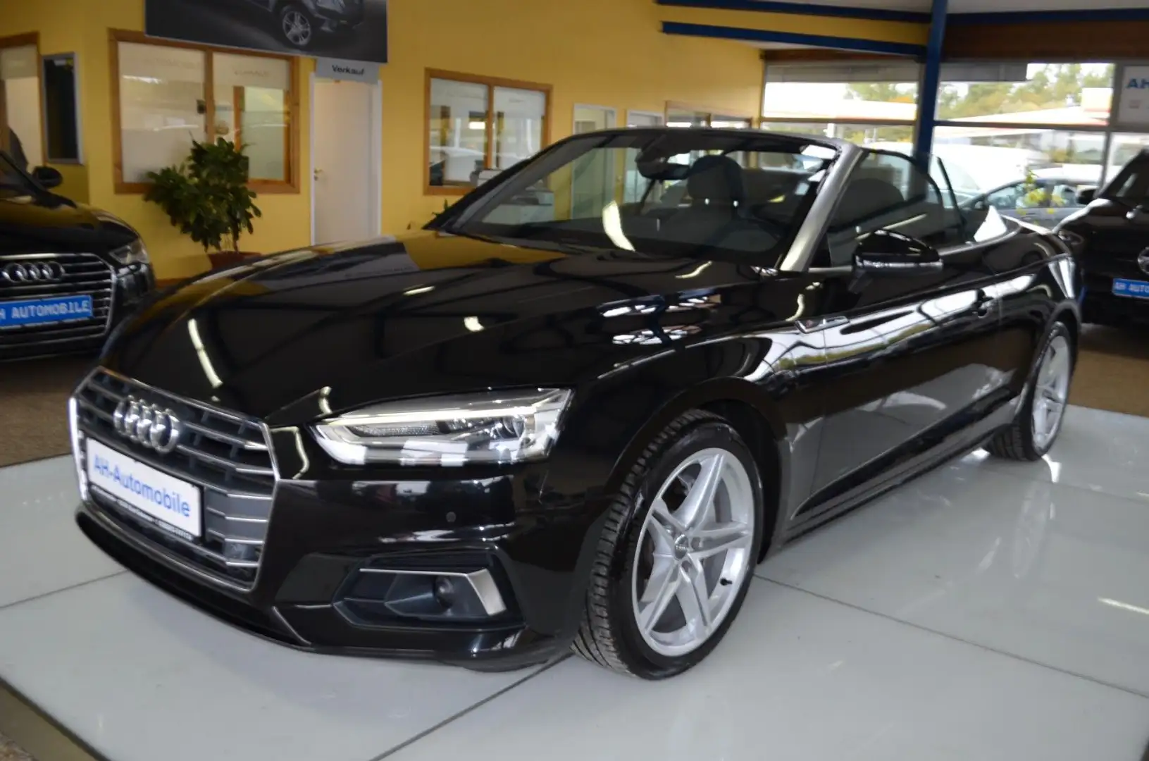 Audi A5 Cabriolet Sport XENON / NAVI / LEDER / R-KAM Schwarz - 1