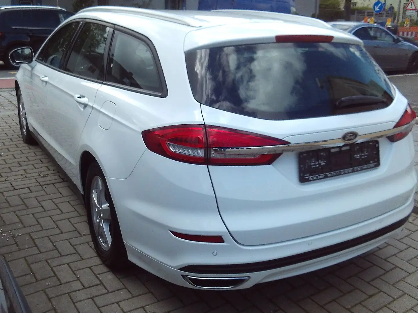 Ford Mondeo Turnier Business Edition AUTOM. NAVI,PDC. White - 2