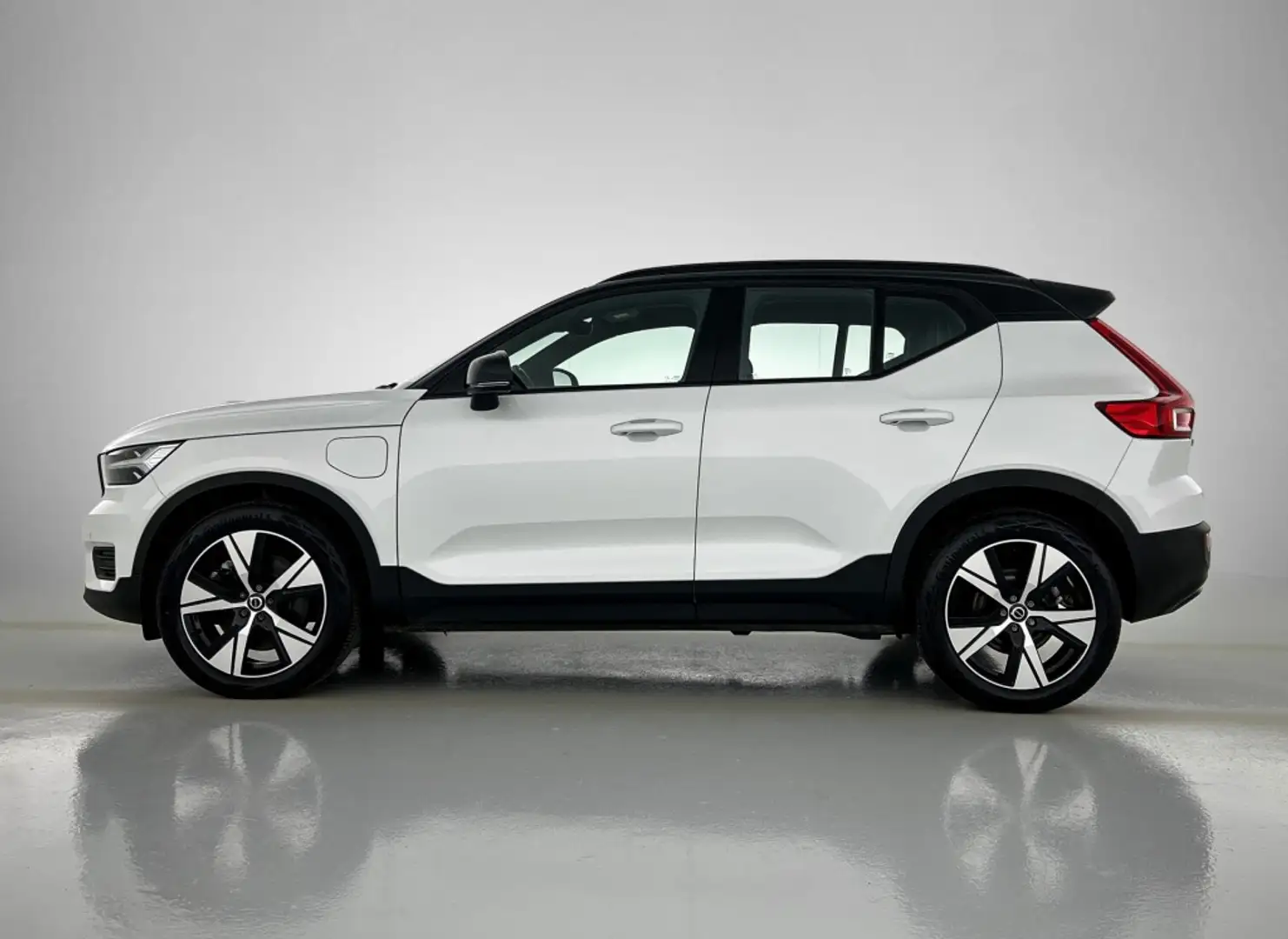 Volvo XC40 1.5 T5 R-Design | Memory Seats | Climate Pack | Nu Wit - 2