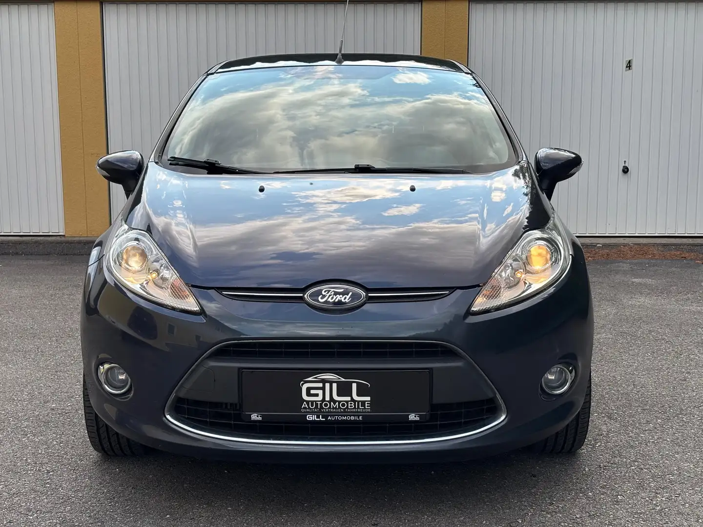 Ford Fiesta Titanium 1.6 TDCi Grau - 2