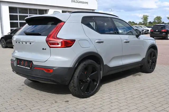 Volvo XC40 view 5