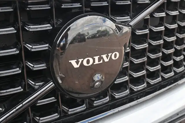Volvo XC40 view 9