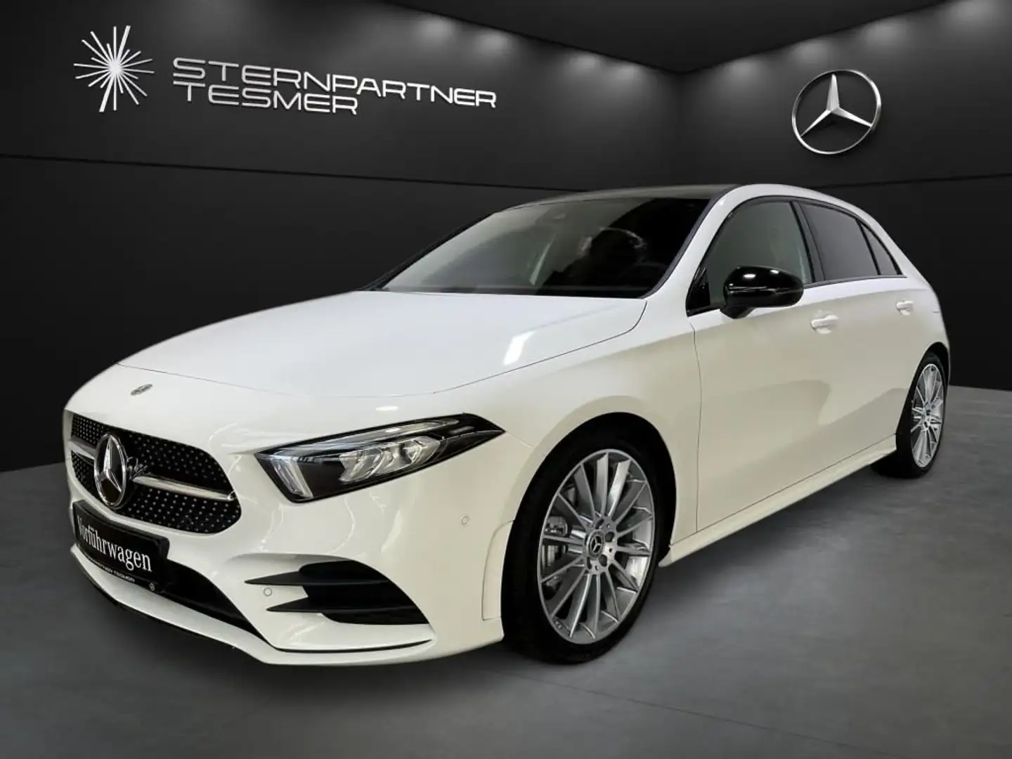 Mercedes-Benz A 200 d Kompaktlimousine AMG, Night, Kamera, Car Weiß - 2