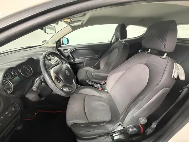 Alfa Romeo Mito view 5