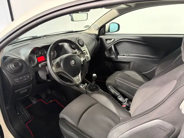 Alfa Romeo Mito view 6