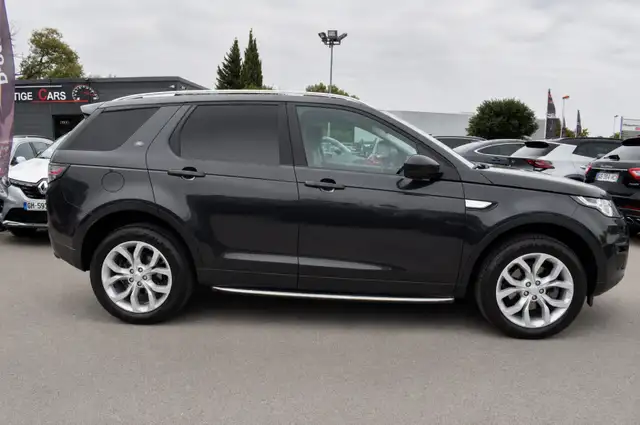 Land Rover Discovery Sport view 13