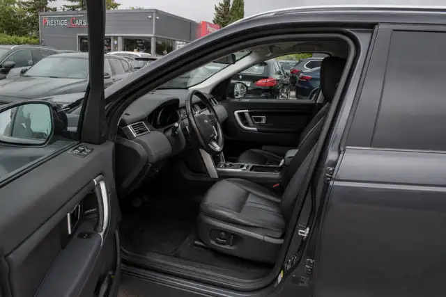 Land Rover Discovery Sport view 9