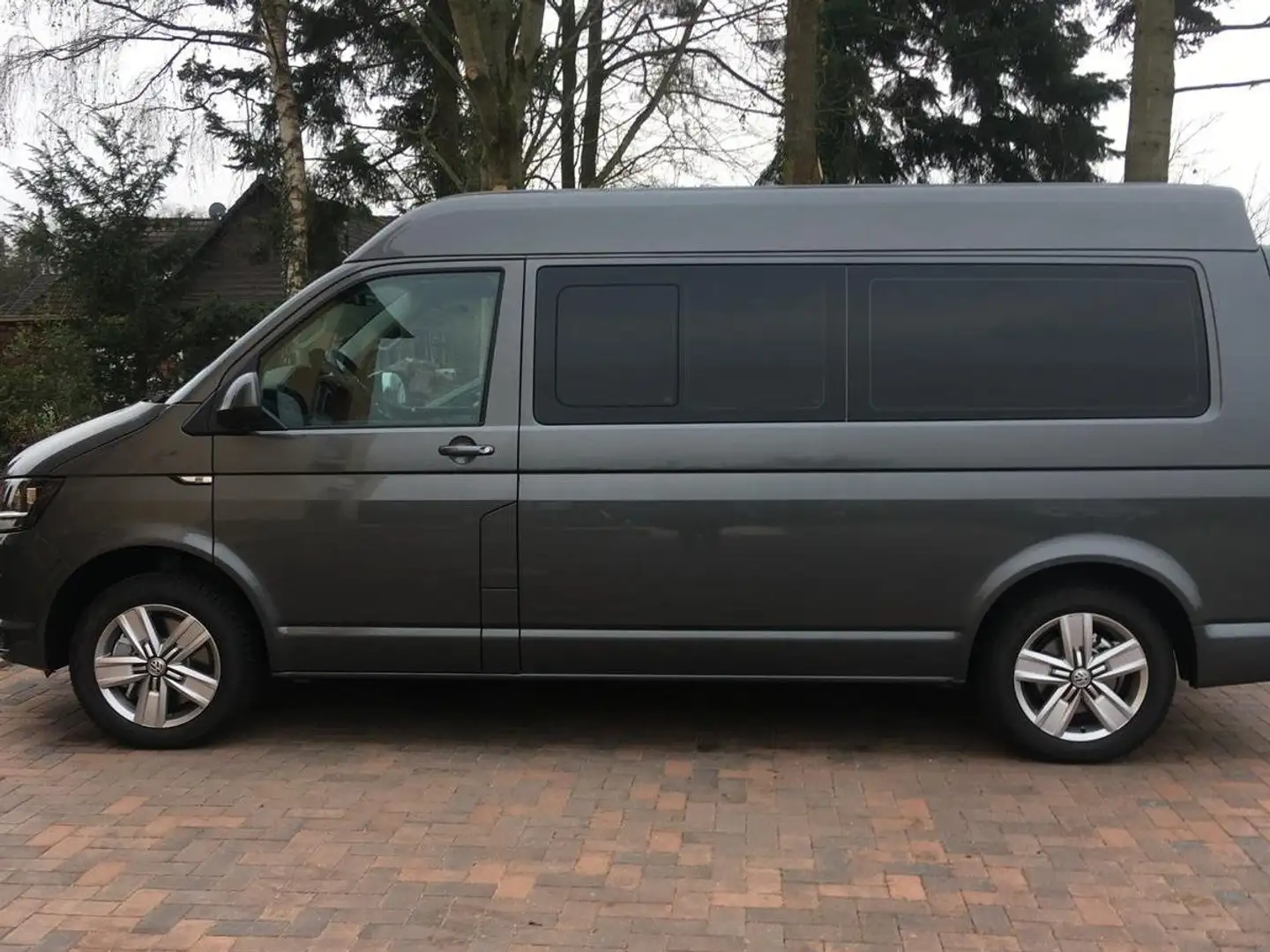 Volkswagen T6 Kombi mit Space Drive 2 Gris - 1