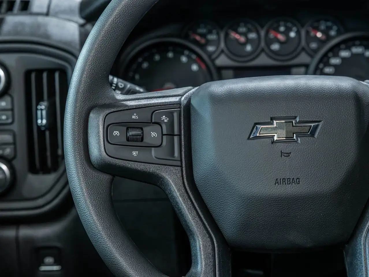 Chevrolet Silverado 1500 снимка Chevrolet Silverado 1500