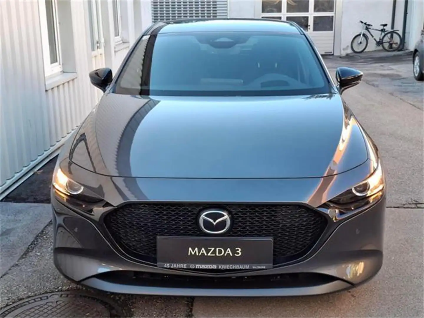 Mazda 3 e-Skyactiv-G140 Homura Grau - 2