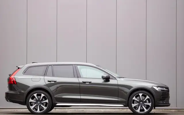 Volvo V60 Cross Country 2.0 B5 AWD Pro | Panoramadak | H/K Audio | Trekhaa