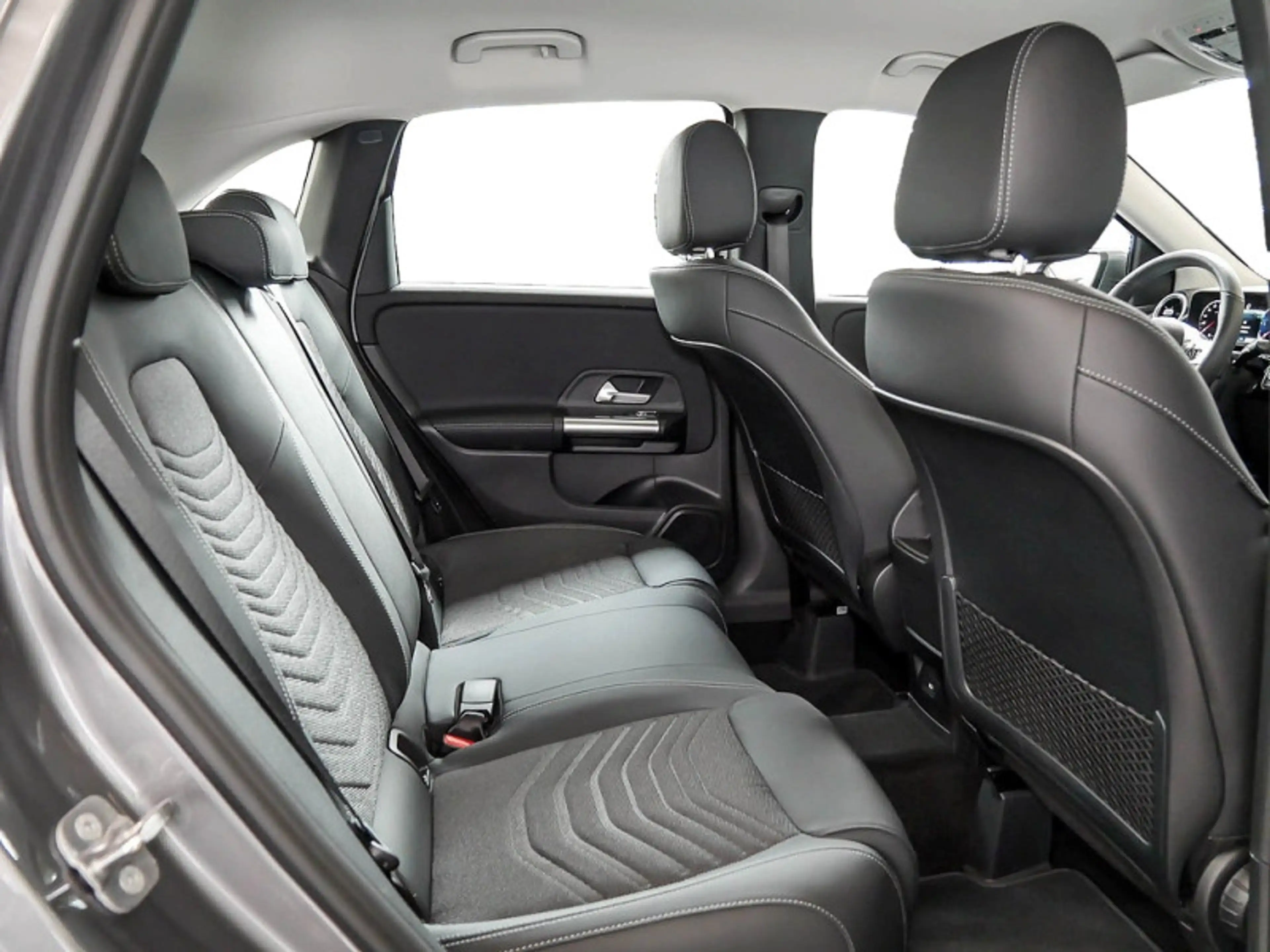 Mercedes-Benz B 200 d , PROGRESSIVE KAMERA SPUR PDC SHZ — photo 8