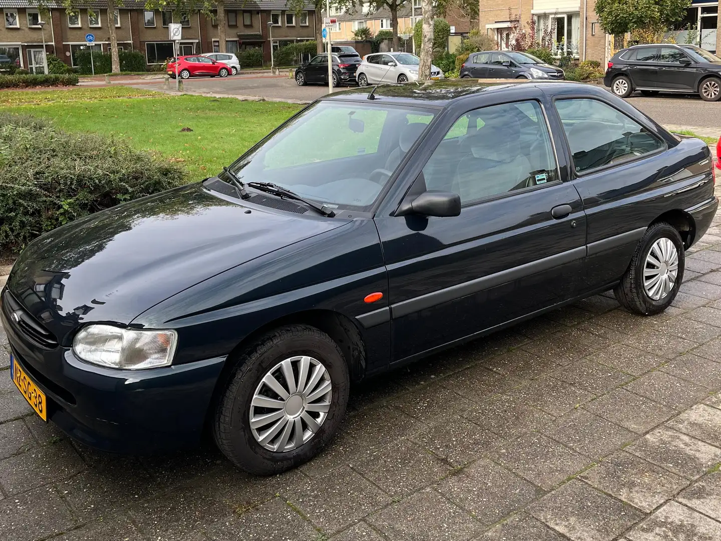 Ford Escort Escort 1.6 Limited Edition Groen - 1