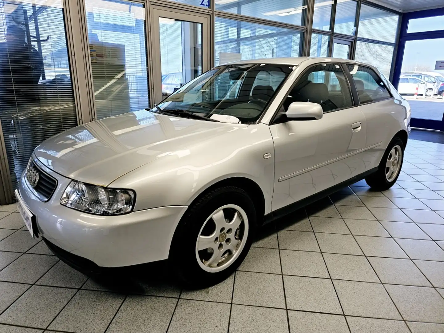 Audi A3 Ambiente Tüv 04-2025 Plateado - 2