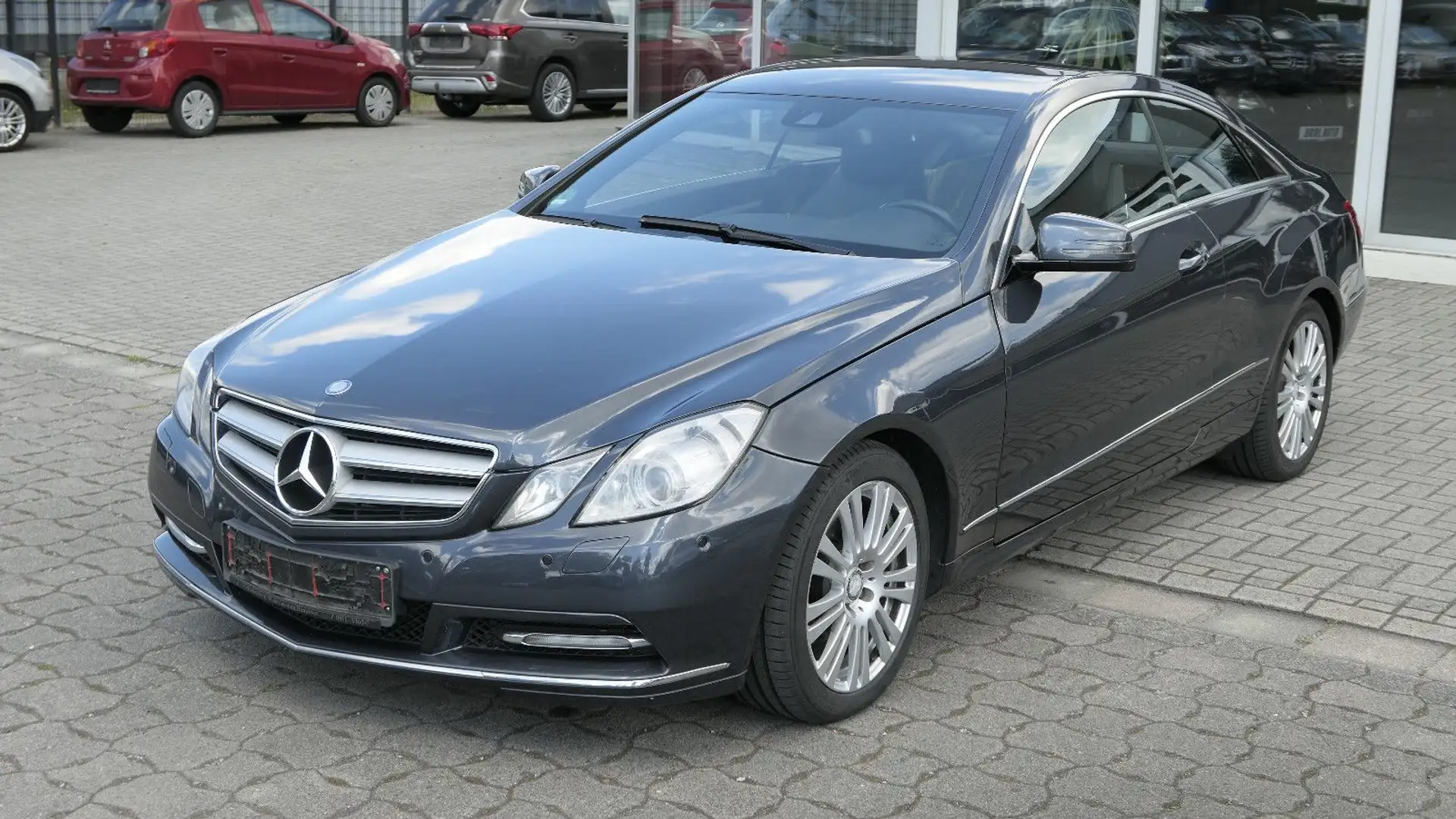 Mercedes-Benz E 220 Coupe Avantgarde/Navi/8-Alu/Euro5 Grau - 1