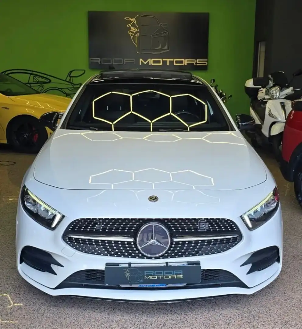 Mercedes-Benz A 180 Sedan premium Amg Night edition - 1