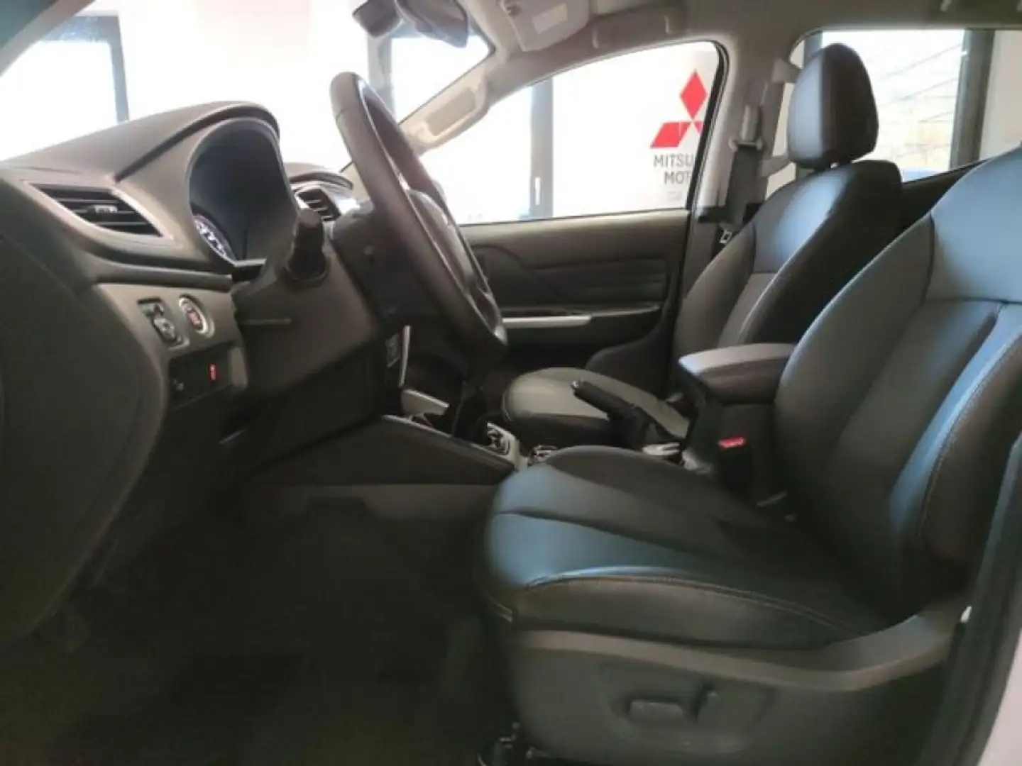 Mitsubishi L200 2.2 DI-D Blanc - 2