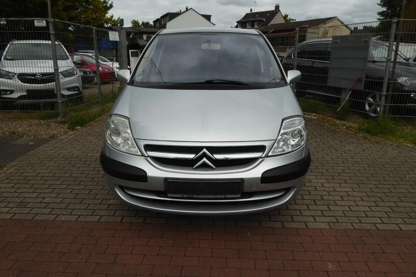 Citroen C8 2.0l / 2 Zonen Klima/ SHZ/ 6xKopf/ Servo/ TOP Stříbrná - 2