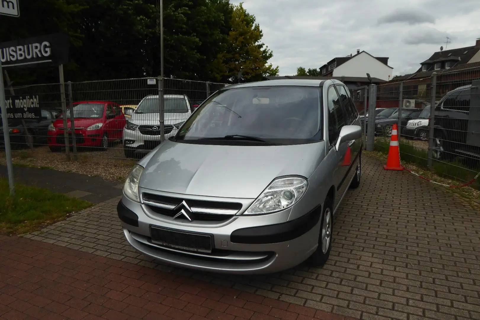 Citroen C8 2.0l / 2 Zonen Klima/ SHZ/ 6xKopf/ Servo/ TOP Stříbrná - 1