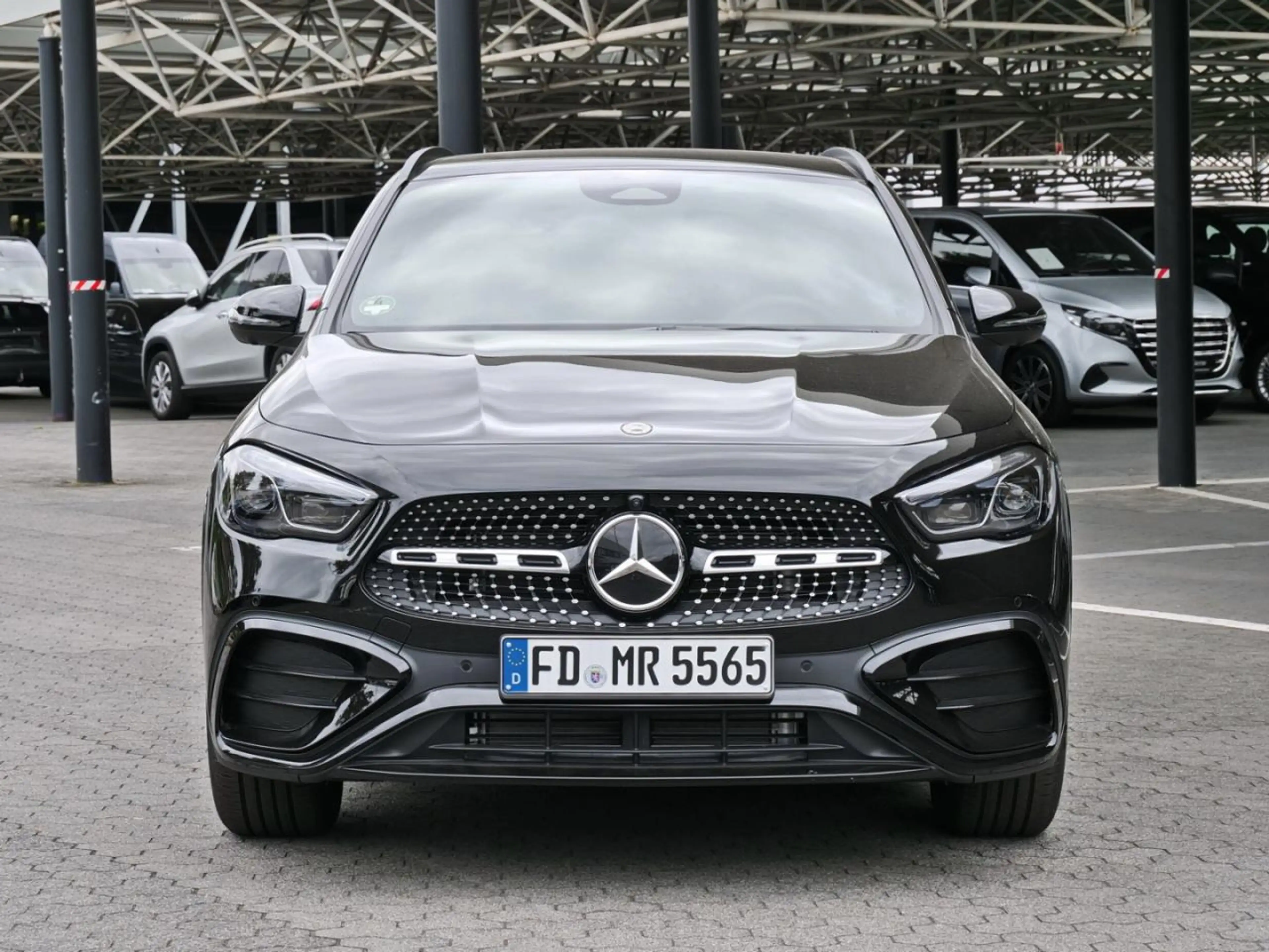 Mercedes-Benz GLA 220 4MATIC AMG Night Distronic 360° AHK — photo 2