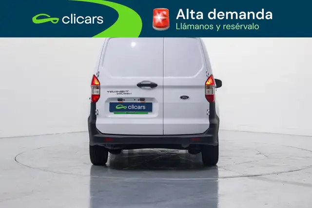 Ford Transit Courier view 4