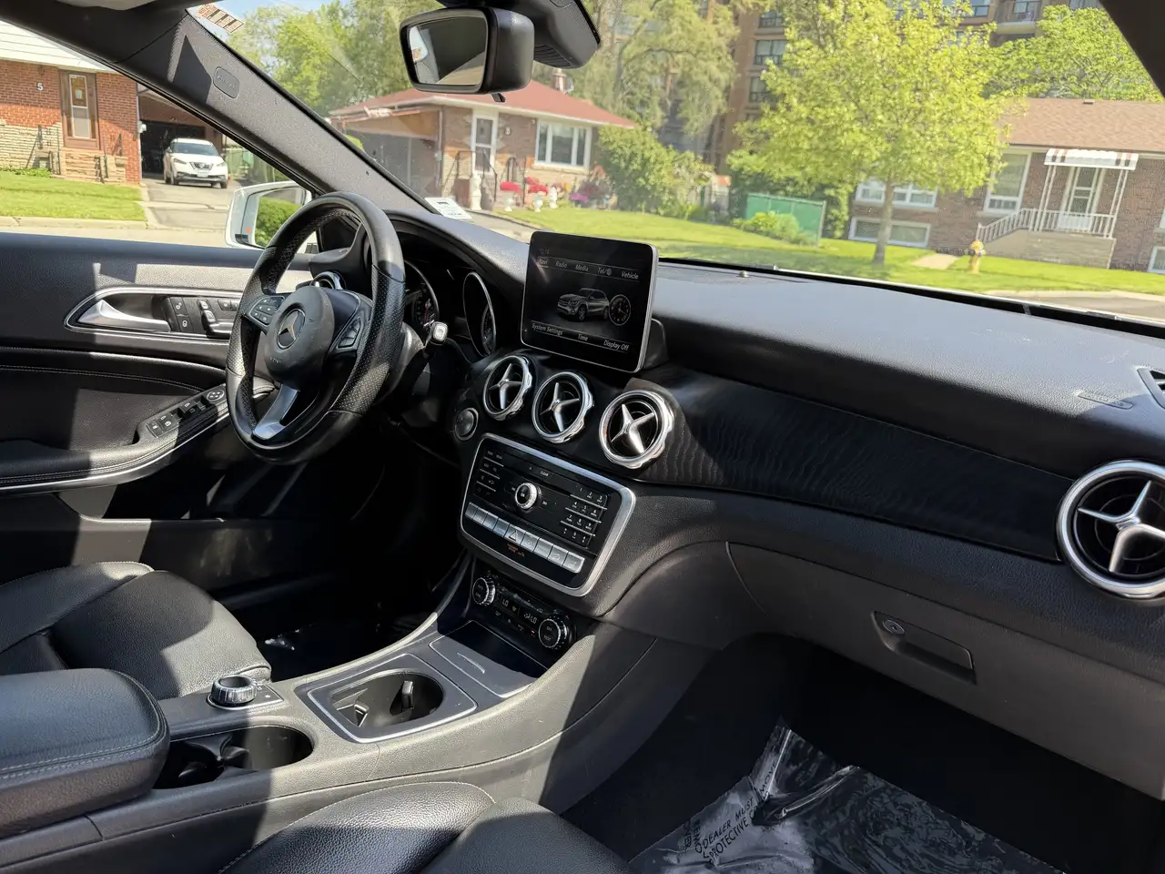 Mercedes-Benz GLA снимка Mercedes-Benz GLA