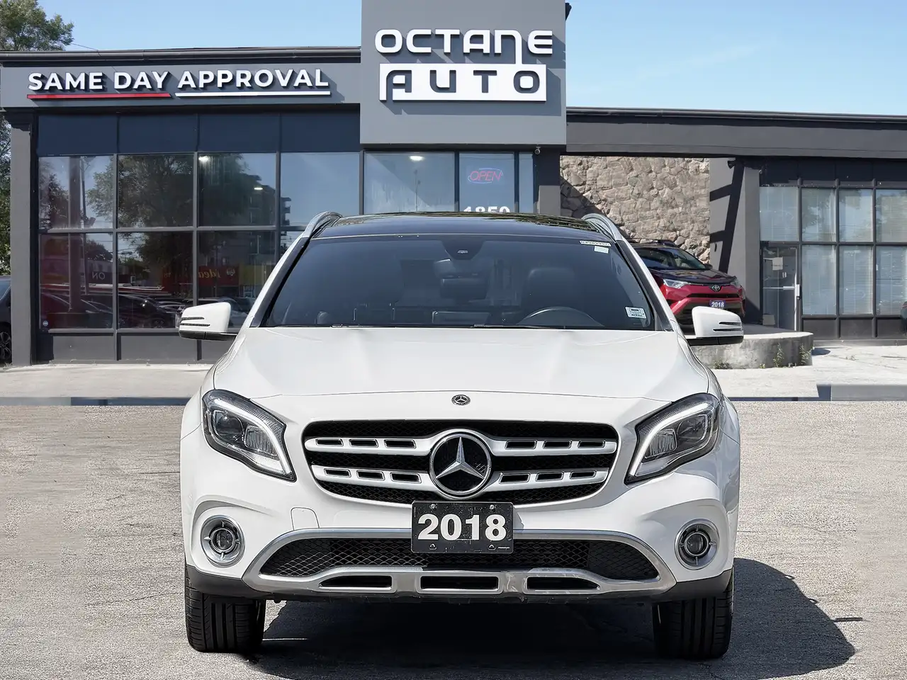 Mercedes-Benz GLA снимка Mercedes-Benz GLA