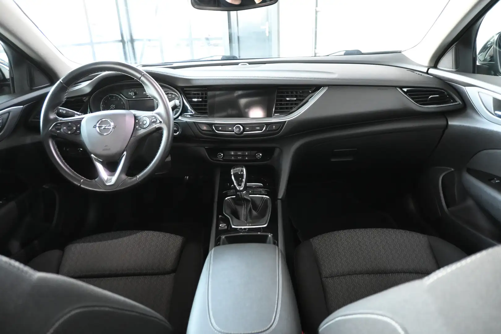 Opel Insignia Grand Sport 1.5 Turbo Business+ Clima Navigatie LE Zwart - 2