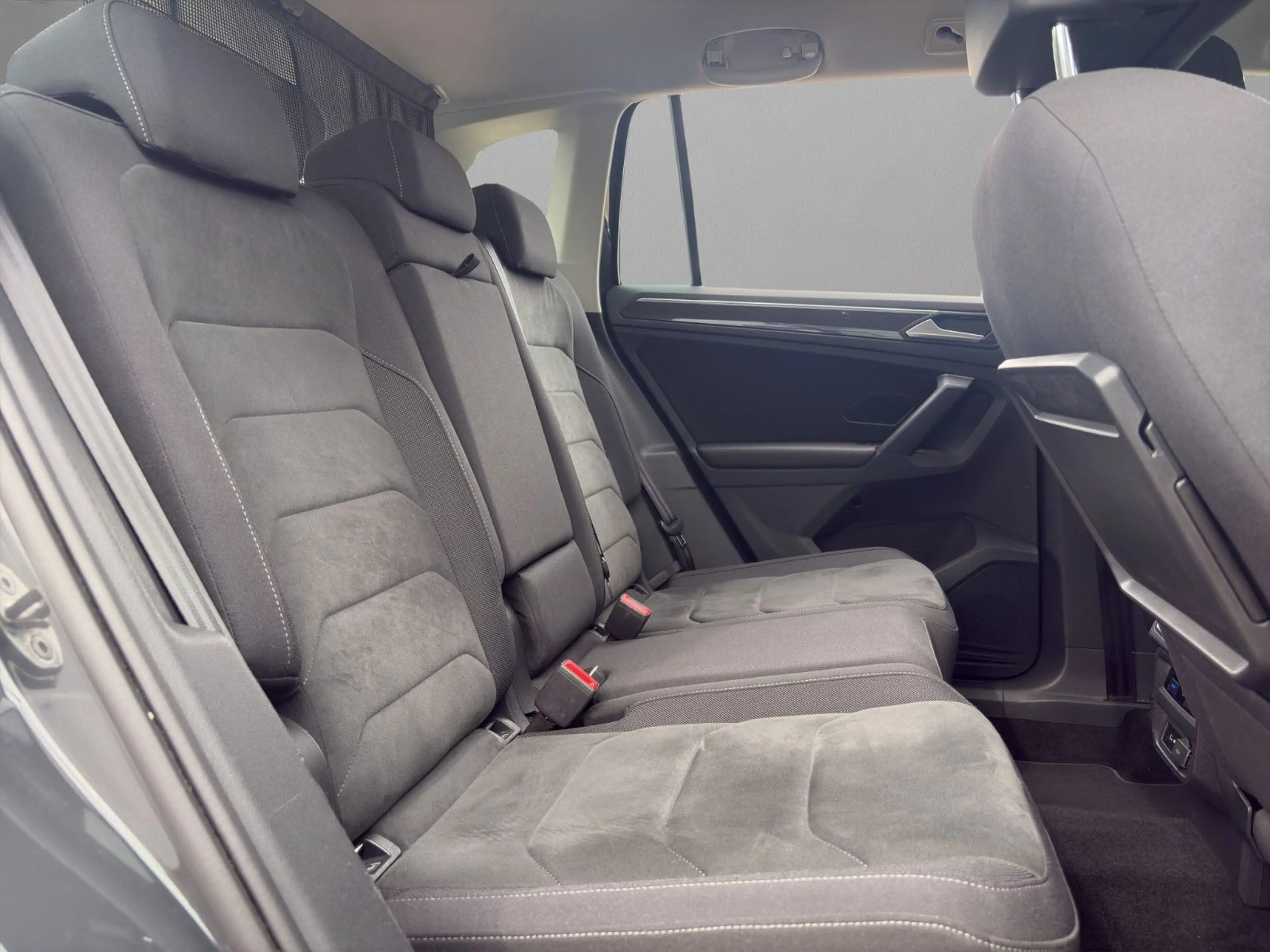 Volkswagen Tiguan Highline/LED/DSG/ACC/Lenkr.Hz — photo 12