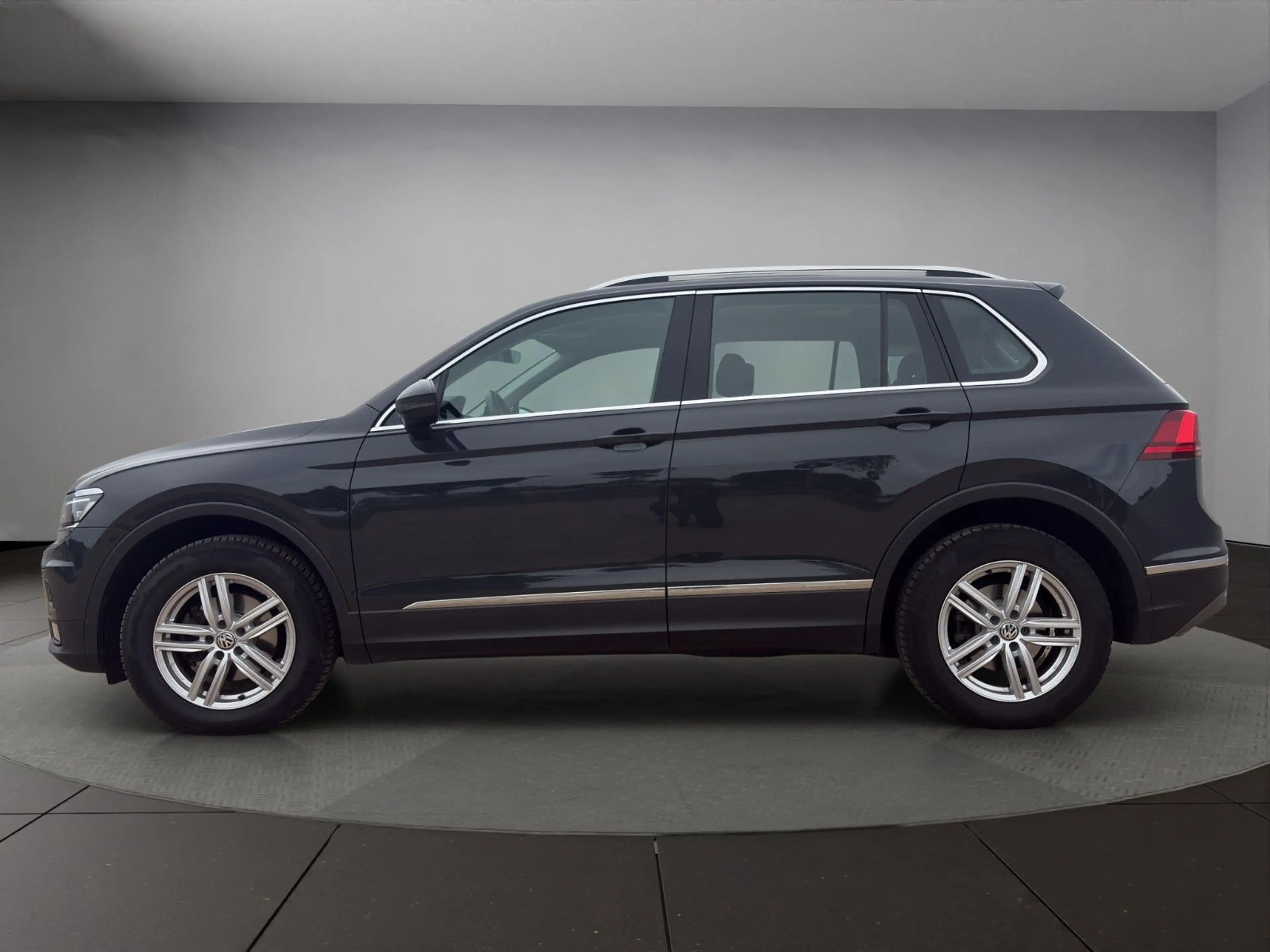 Volkswagen Tiguan Highline/LED/DSG/ACC/Lenkr.Hz — photo 2