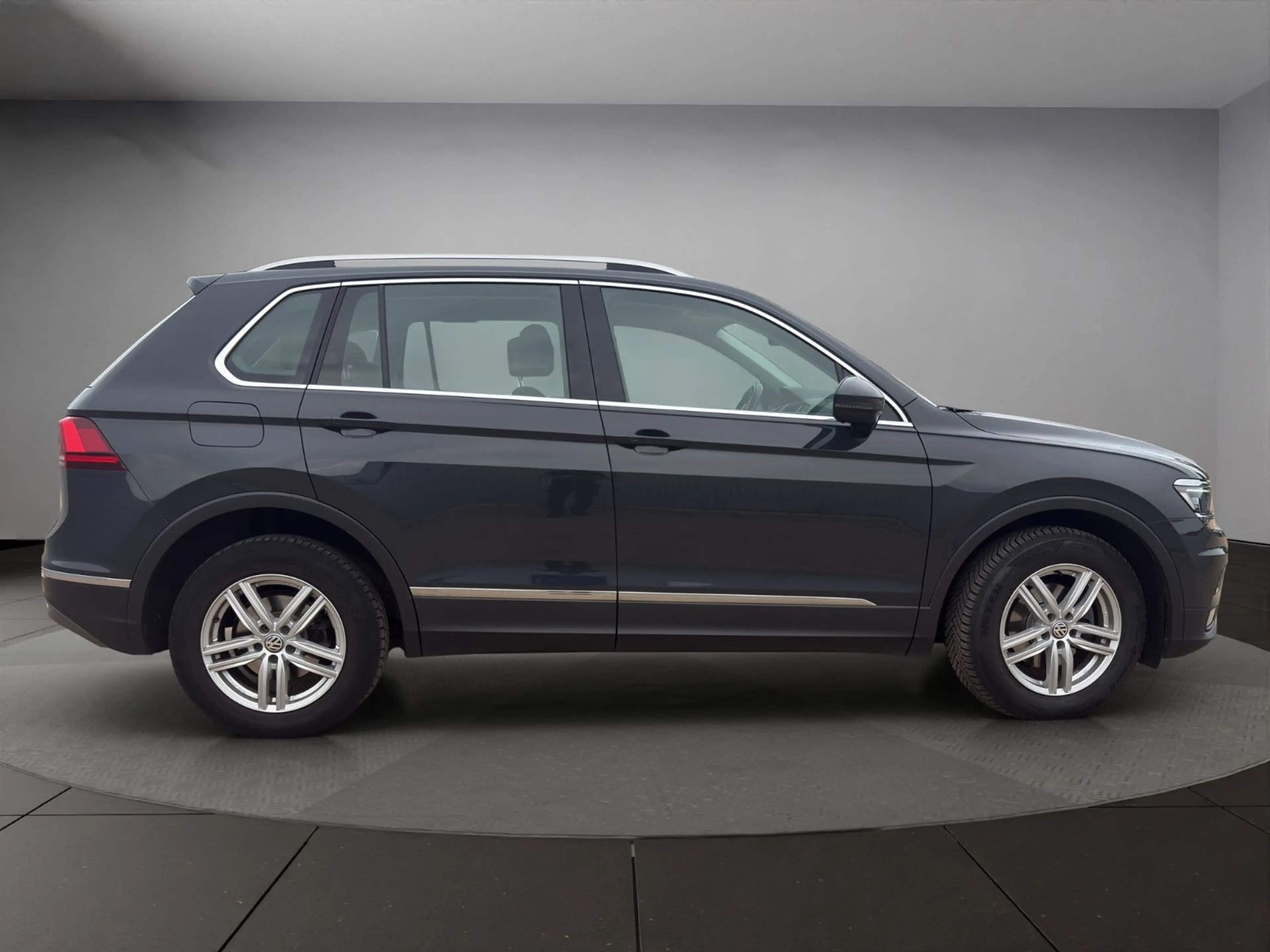 Volkswagen Tiguan Highline/LED/DSG/ACC/Lenkr.Hz — photo 6