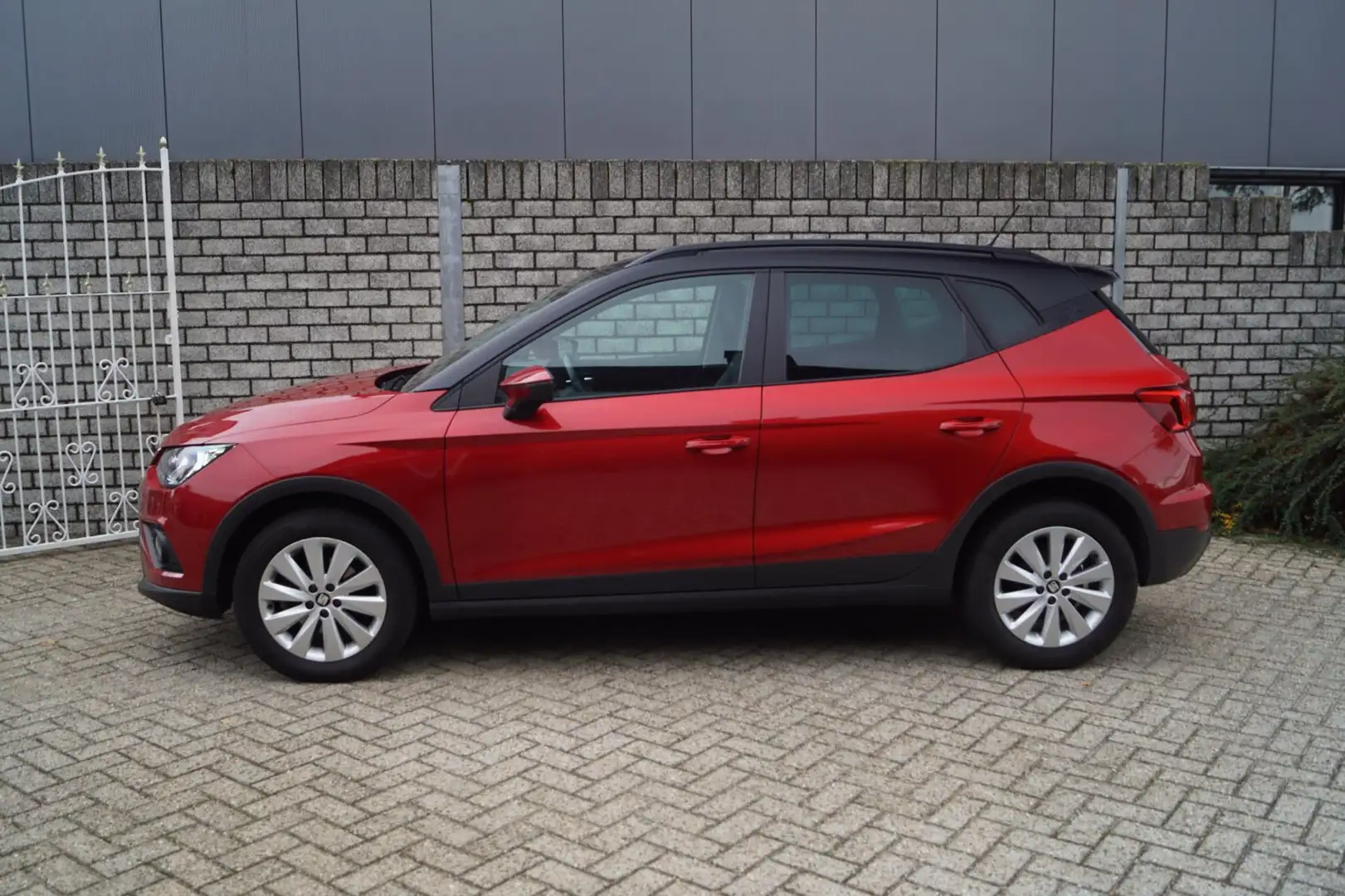 SEAT Arona 1.0 TSI Style Business Intense Plus Navi Clima App Rosso - 2