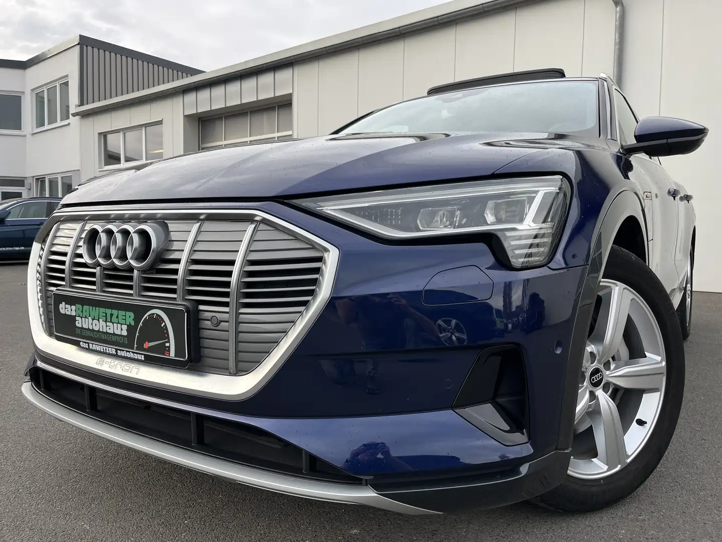 Audi e-tron quattro S-Line 95kWh 215€ m. 20% Anzahlung Head Blau - 1