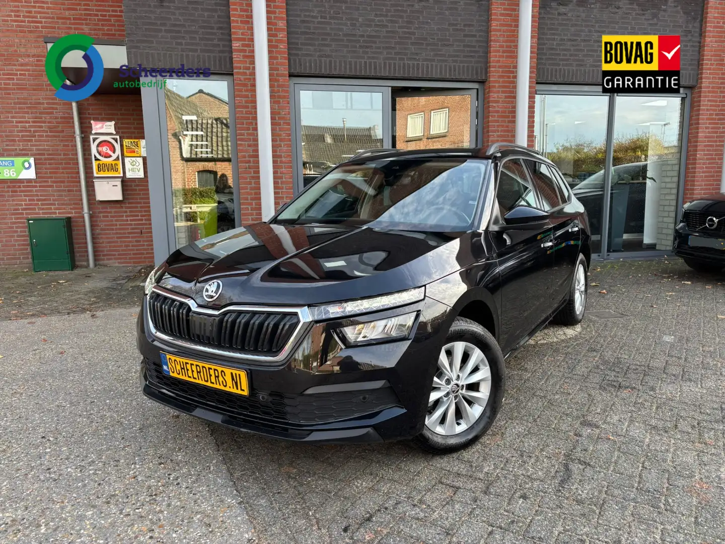 Skoda Kamiq 1.0 TSI Ambition,Carplay,pdc v+a,1 jaar garantie Zwart - 1