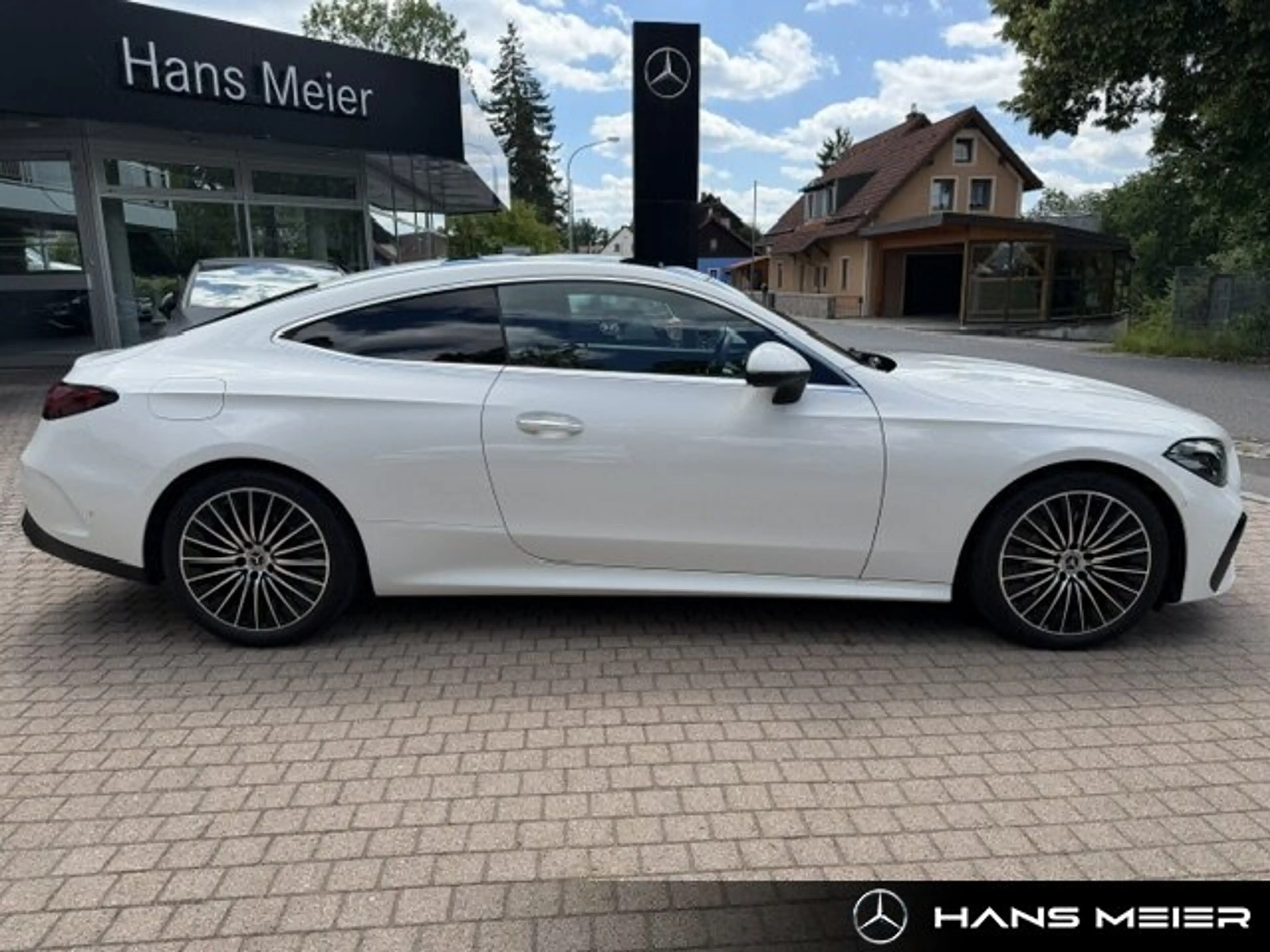 Mercedes-Benz CLE 200 CLE 200 AMG Panorama Burmester Memory LED Kamera — photo 2
