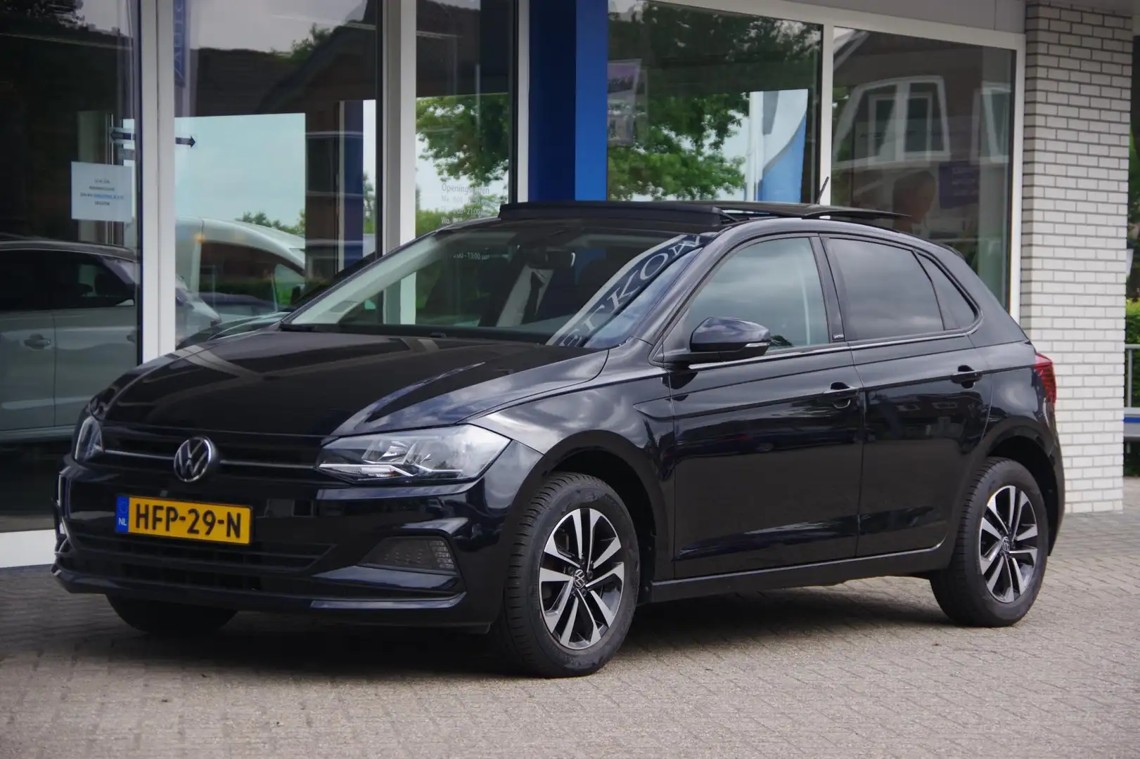 Volkswagen Polo Comfortline Panoramadak Cruise App-connect Negro - 2