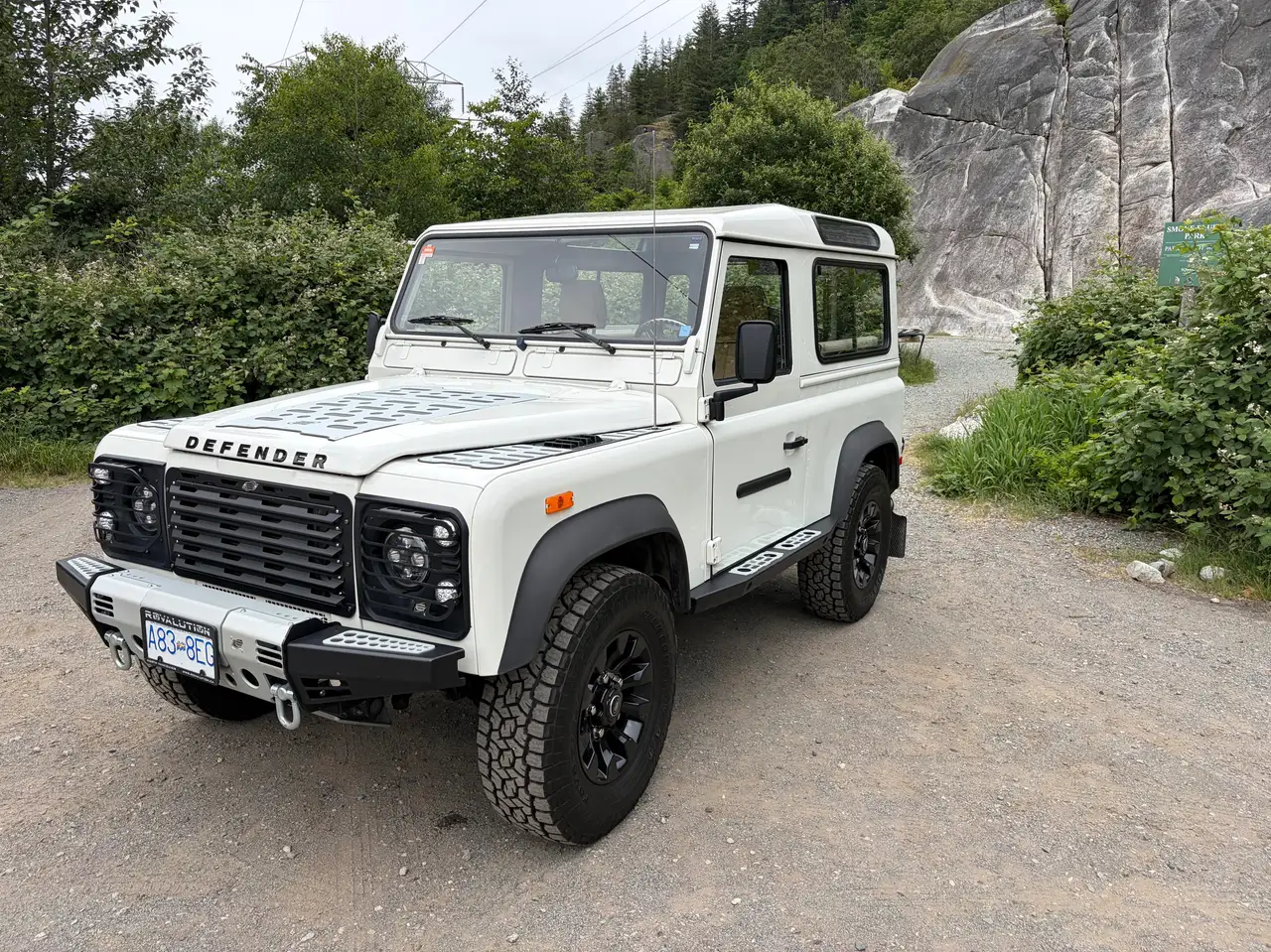 Land Rover Defender снимка Land Rover Defender