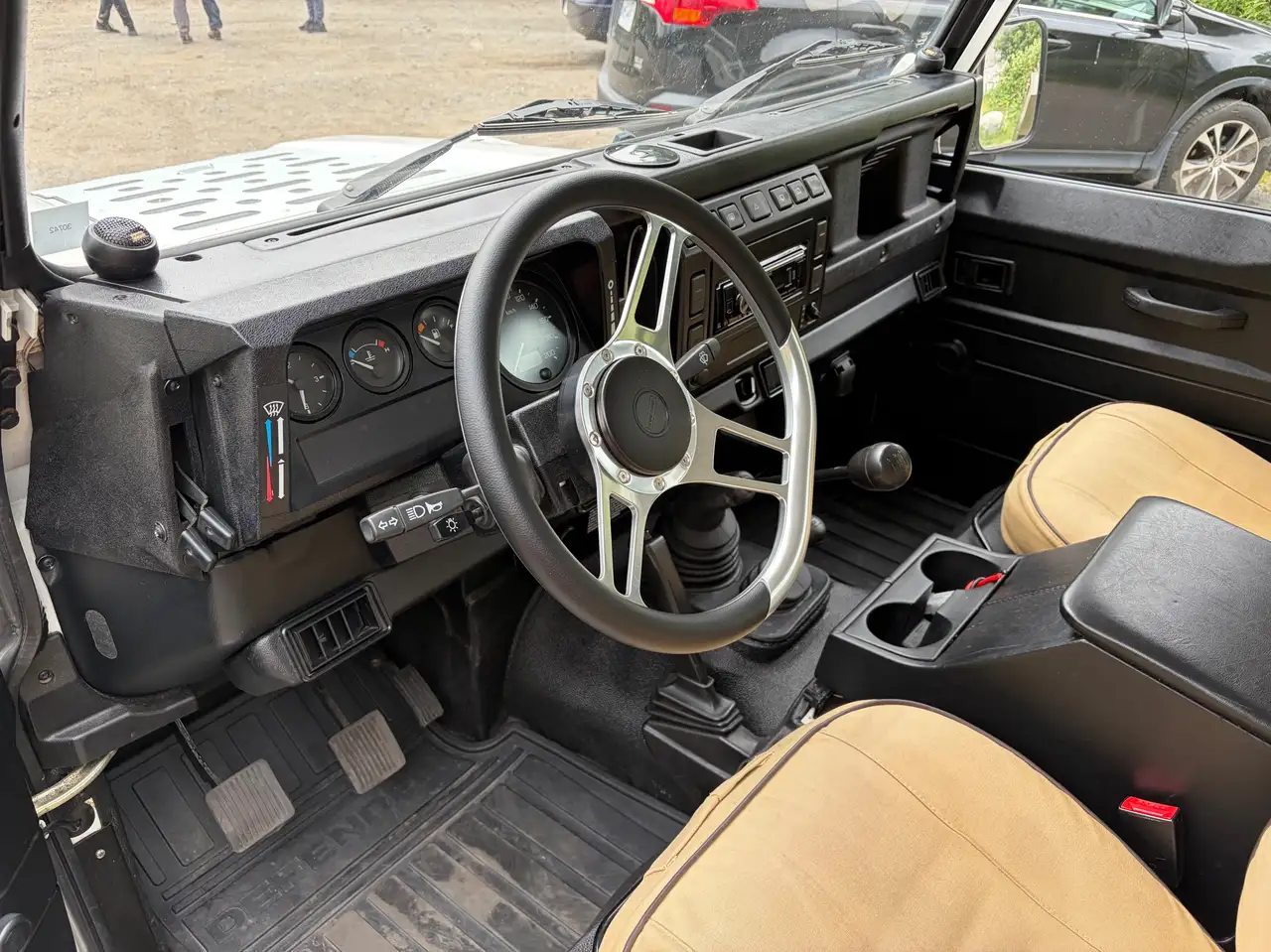 Land Rover Defender снимка Land Rover Defender
